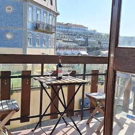 Apartment Classic Charm Of An Old Porto Free Parking