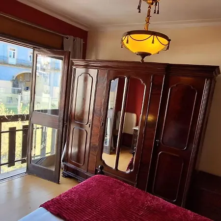 Classic Charm Of An Old Porto Free Parking *