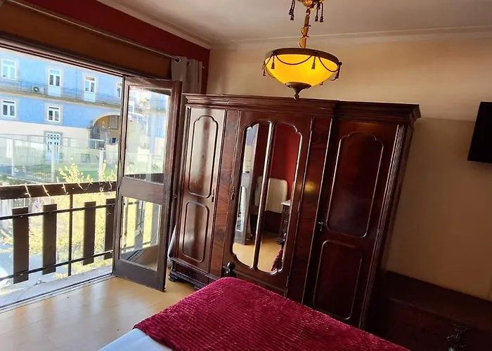 Classic Charm Of An Old Porto Free Parking *