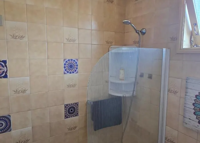 Classic Charm Of An Old Porto Free Parking